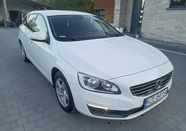 volvo zdzieszowice Volvo V60 cena 41900 przebieg: 255000, rok produkcji 2015 z Zdzieszowice